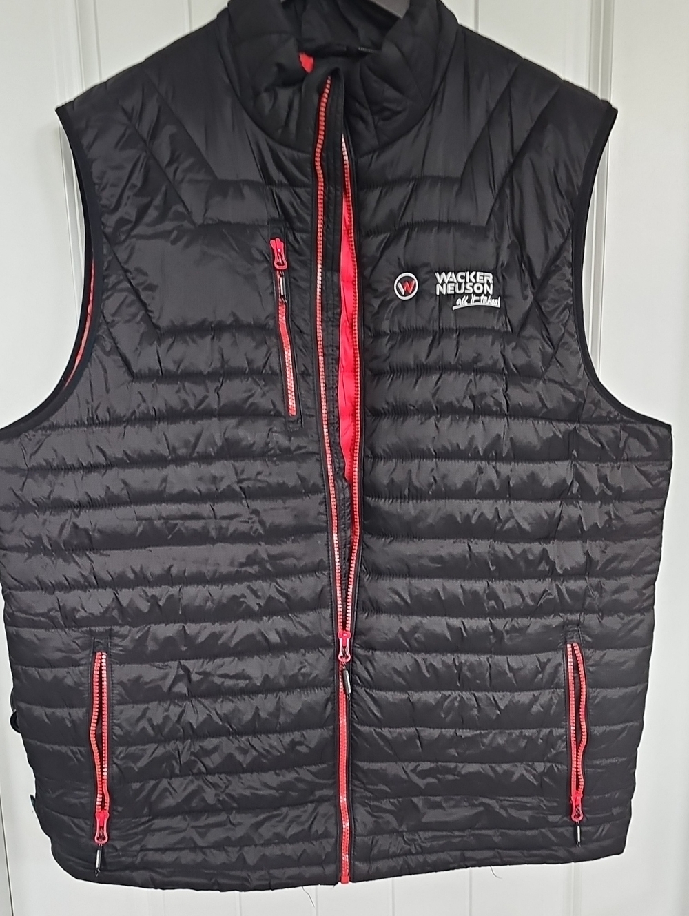 2XL Stormtech Men's Black Performance Vest with Red Inside And Zippers, Like NEW